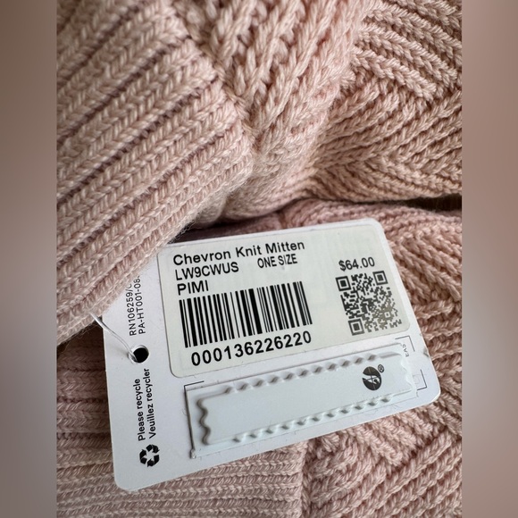 Lululemon Chevron knit mitten - Picture 7 of 9